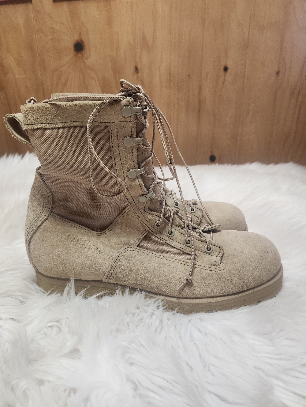 NEW Wellco Desert Tan Army Combat Military Boots Men Sz 11.5 R Vibram Sole WP